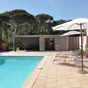 3* Hotel De La Vierge Noire